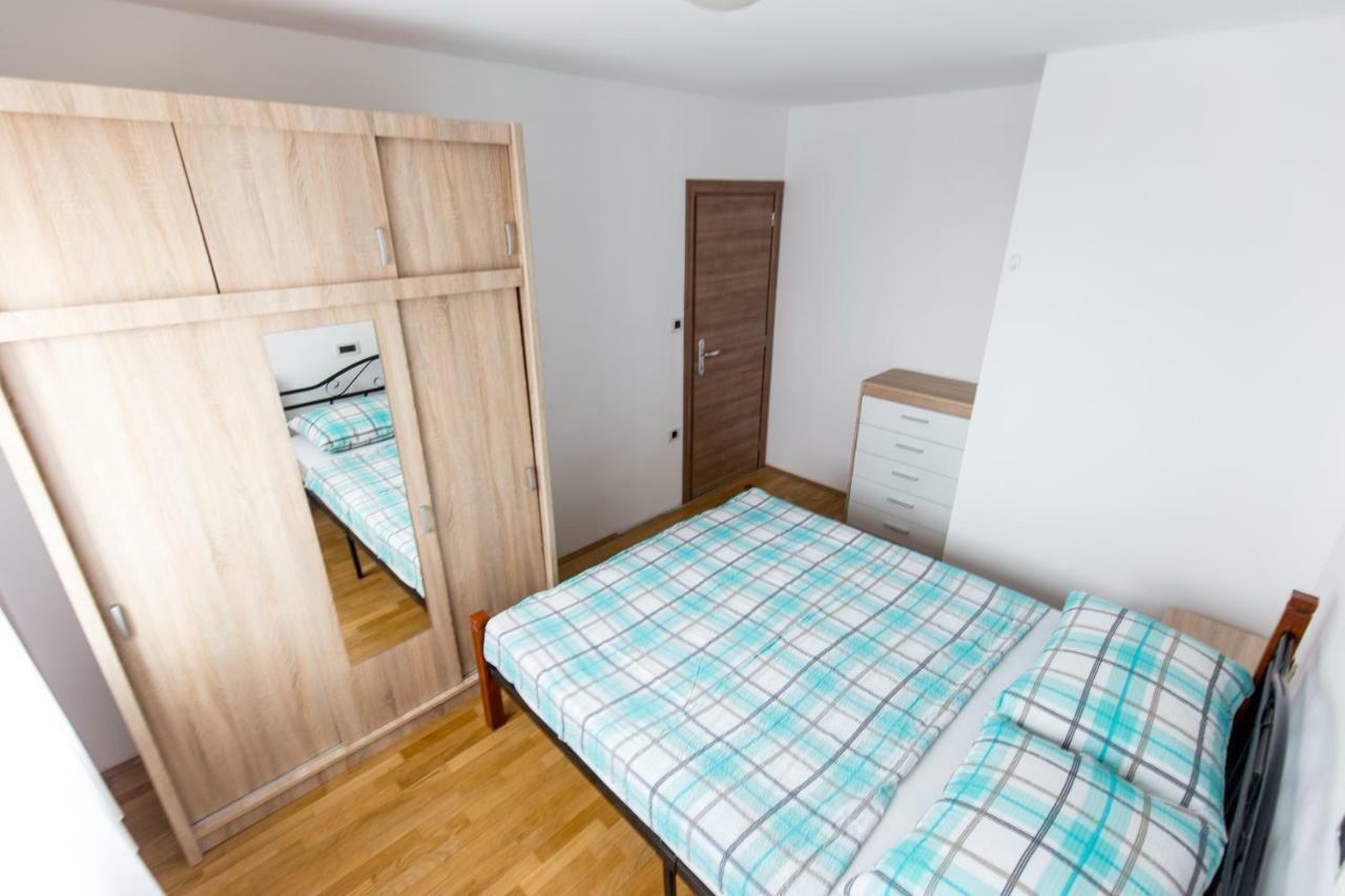 Simonetti Apartments Малинска Екстериор снимка