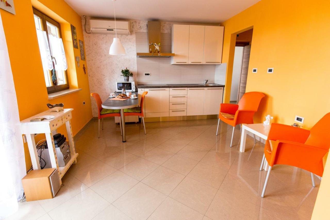 Simonetti Apartments Малинска Екстериор снимка