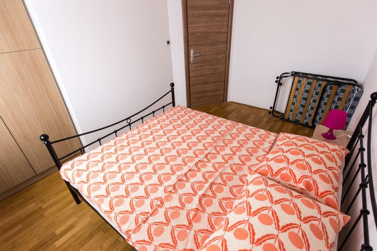 Simonetti Apartments Малинска Екстериор снимка
