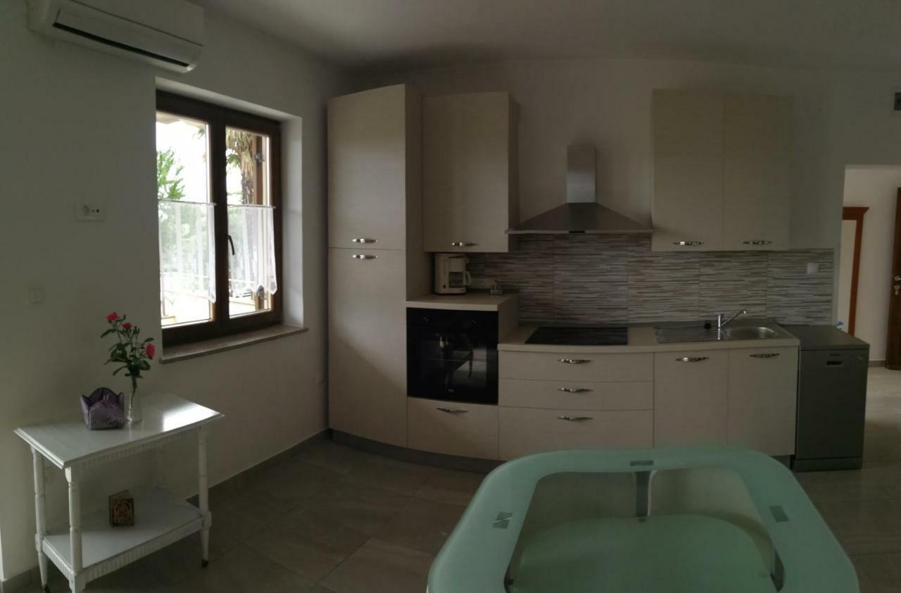 Simonetti Apartments Малинска Екстериор снимка
