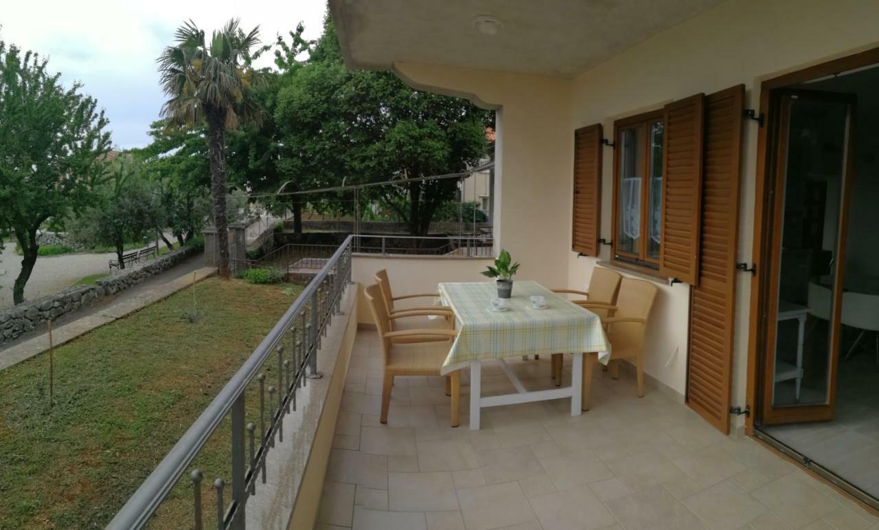 Simonetti Apartments Малинска Екстериор снимка